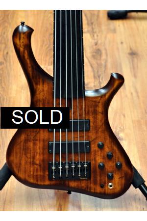 Marleaux Consat SE Anniversary Limited Edition Old Violin Aged Spruce top Fretless 6 string Marleaux Consat SE Anniversary Limited Edition Old Violin Aged Spruce top Fretless 6 string